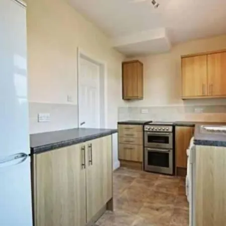 Two Bedroom Terrace House With Parking Kingston upon Hull Exterior photo