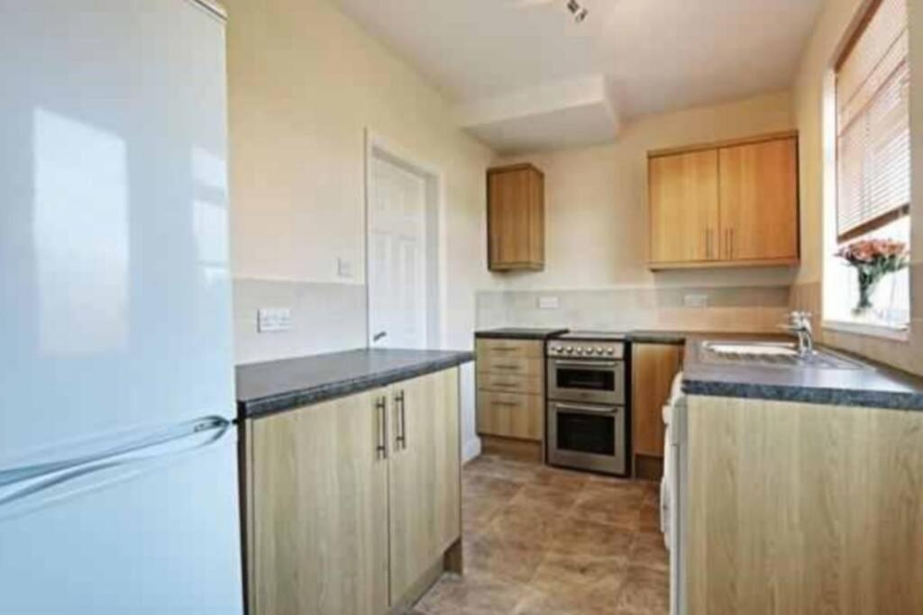 Two Bedroom Terrace House With Parking Casa de Férias Kingston upon Hull