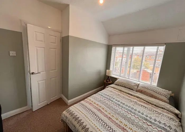 Two Bedroom Terrace House With Parking