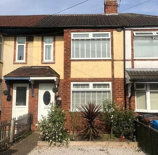 Two Bedroom Terrace House With Parking
