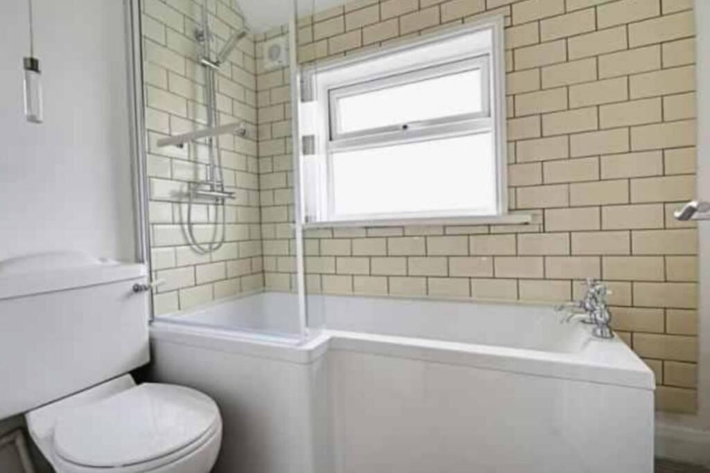 Holiday home Two Bedroom Terrace House With Parking